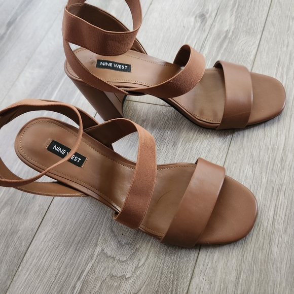 NINE WEST HEEL SANDALS - Picture 4 of 4